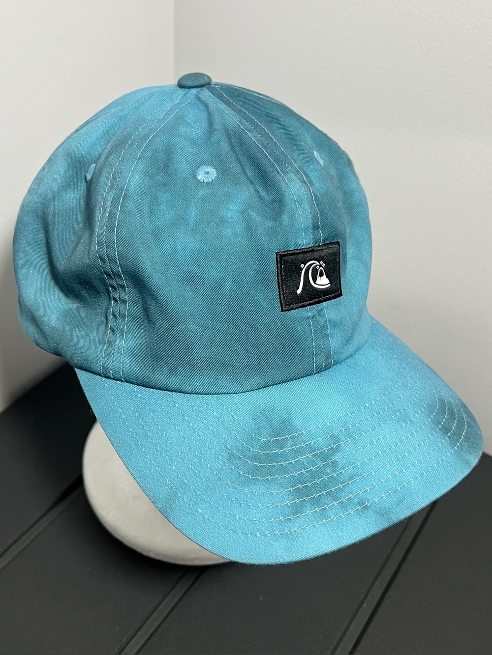 Quiksilver The Classics Yupoong Blue Black Tie Dye Snapback Hat Adult OSFM